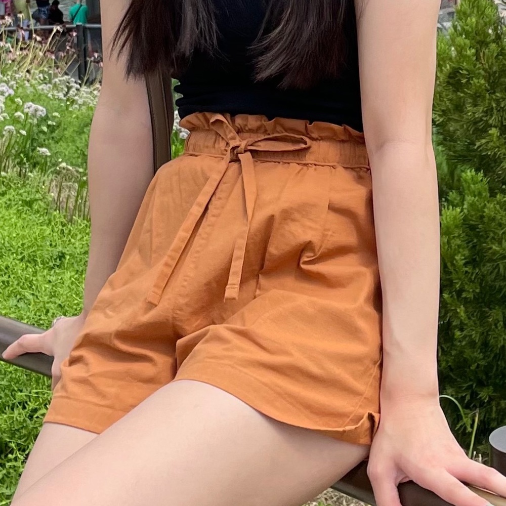 Uniqlo paper bag shorts